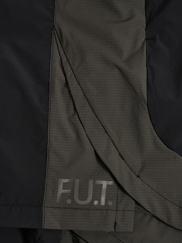 HALO Regular Workout Pants in Black
