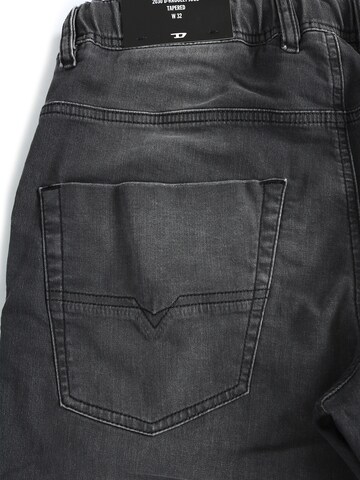 DIESEL Tapered Jeans '2030 D-KROOLEY' in Grijs