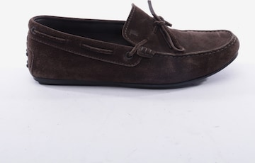 Tod's Flats & Loafers in 38 in Brown: front