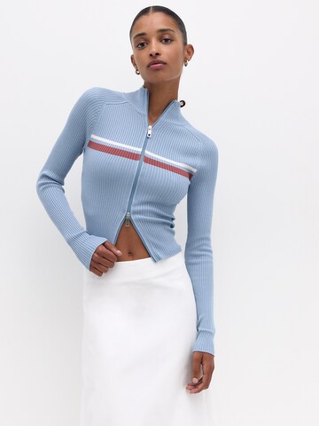Pull&Bear Strickjacke in Blau: Vorderseite