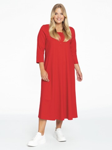 Yoek Dress in Red