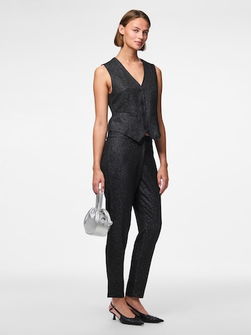 regular Pantaloni 'PCBOSELLA' di PIECES in nero