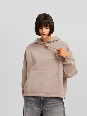 BershkaSweater majica - smeđa boja: prednji dio