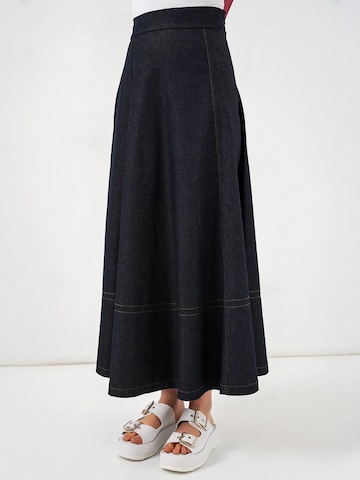 Bigdart Skirt in Blue: front