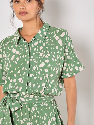 Robe ' ' Apricot en vert