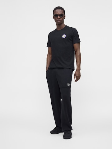 Nike Sportswear Paita 'GLOBE' värissä musta