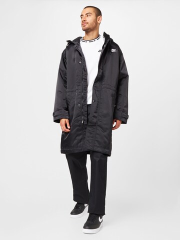 Nike Sportswear Tussenparka 'Club Stadium' in Zwart