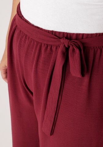 Aniston Wide leg Pants in Red