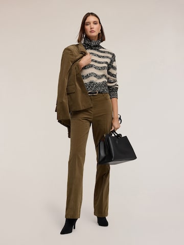 évasé Pantalon MOTIVI en vert