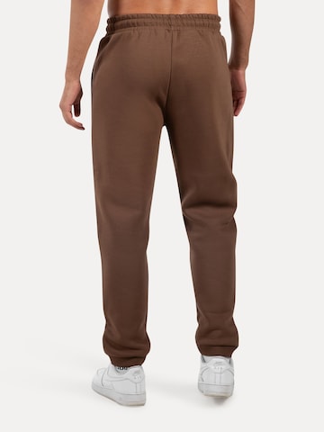 Smilodox Tapered Trousers 'Kayson' in Brown