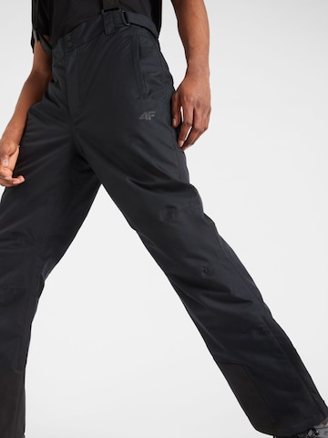 Regular Pantalon de sport 4F en noir