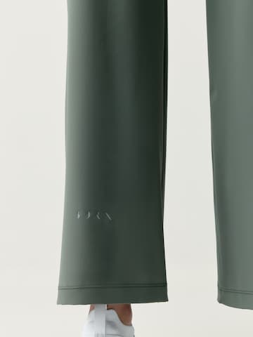 Born Loosefit Sportbroek 'Halia' in Groen