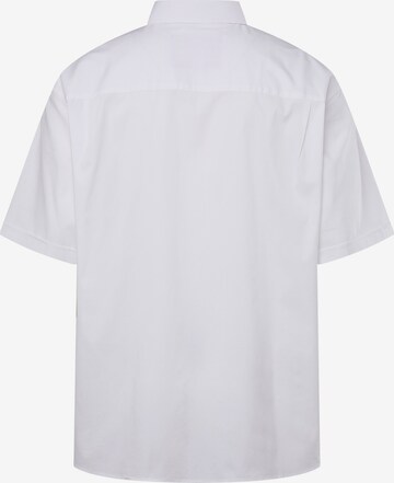 Coupe regular Chemise Boston Park en blanc