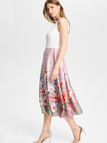 Robe de cocktail SWING en rose