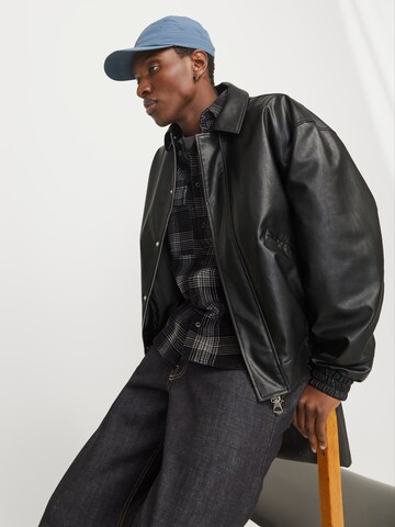 JACK & JONES Φθινοπωρινό και ανοιξιάτικο μπουφάν 'JCOChrome' σε μαύρο