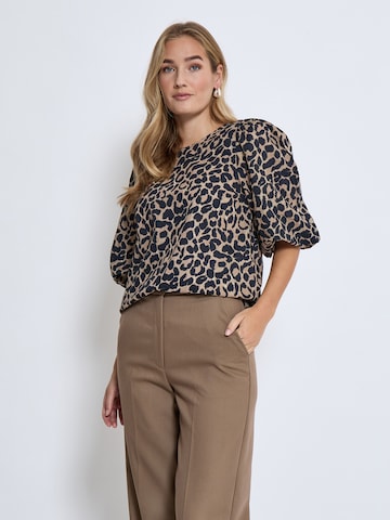 Peppercorn Bluse 'Tyrell' i brun: forside