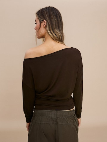 Bershka Shirt in Bruin