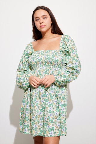 Rochie 'Lori' de la Envii pe verde: față