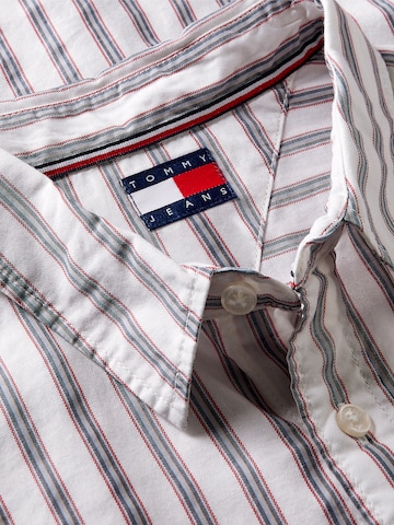 Tommy Jeans Regular fit Button Up Shirt in White