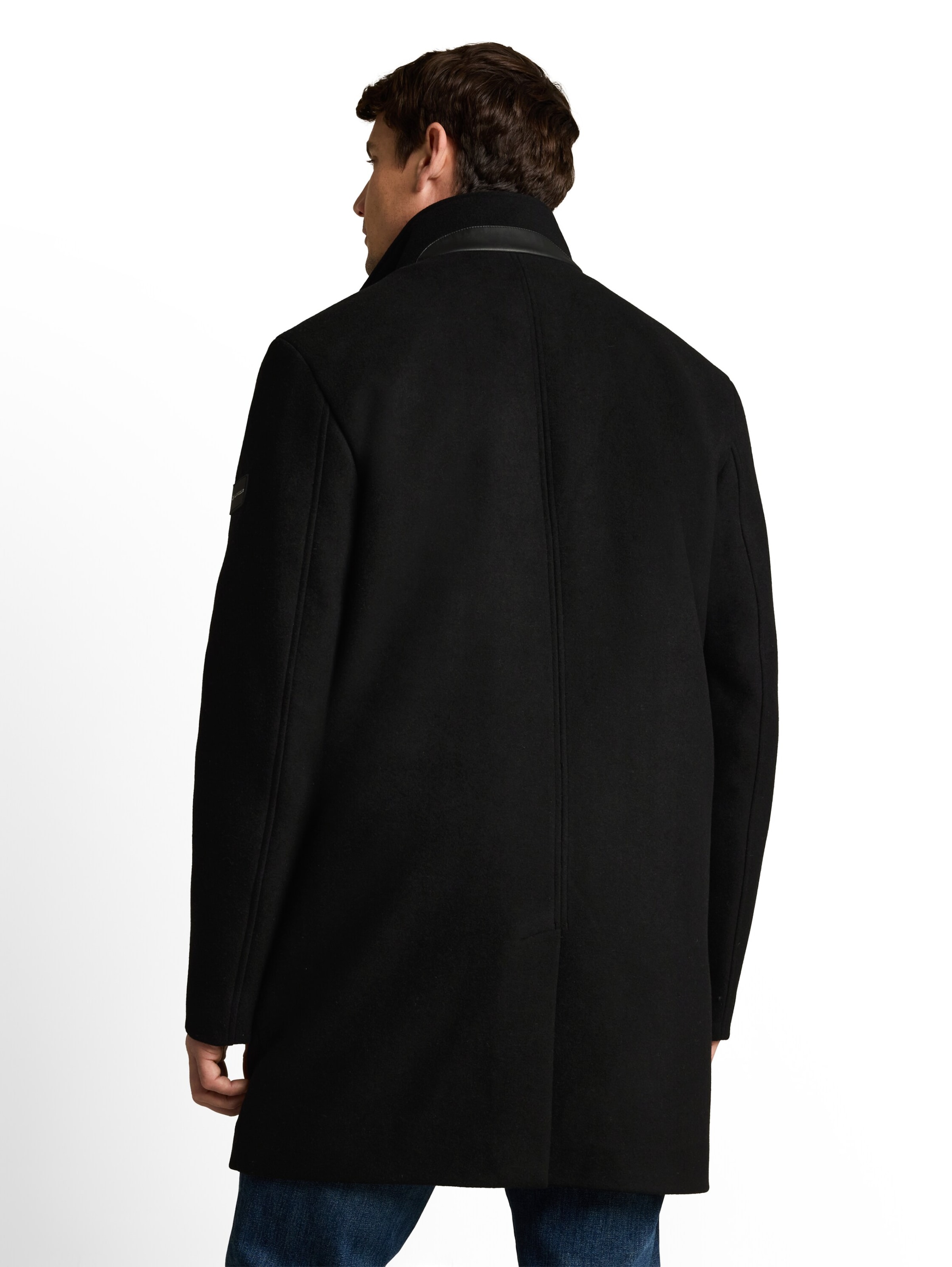 TOM TAILOR Välikausitakki värissä musta