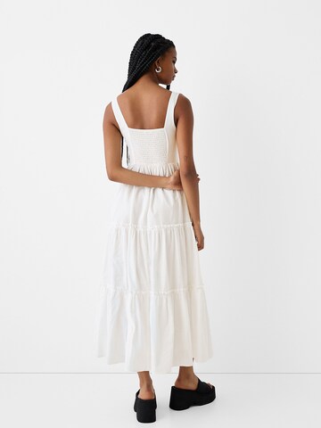 Bershka Kleid in Weiß