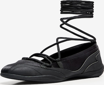 Bershka Nauhakengät värissä musta: etupuoli