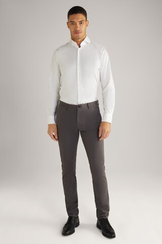 Coupe regular Chemise business ' Mika ' JOOP! en blanc