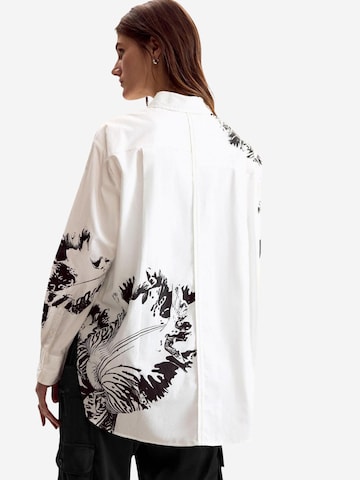 Desigual - Camiseta 'CAM_ORCHID_LACROIX 26SWCW29' en blanco
