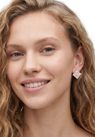 Gaya Ohrringe in Gold: Vorderseite