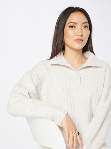 Pull-over 'Heidi' WEEKDAY en blanc