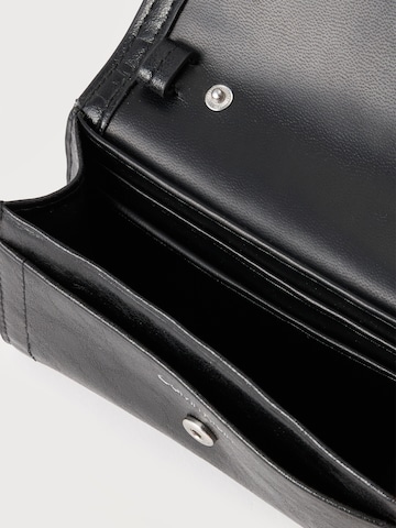 Pochette di Calvin Klein in nero