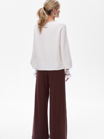 Blue Shadow Sweater in Beige