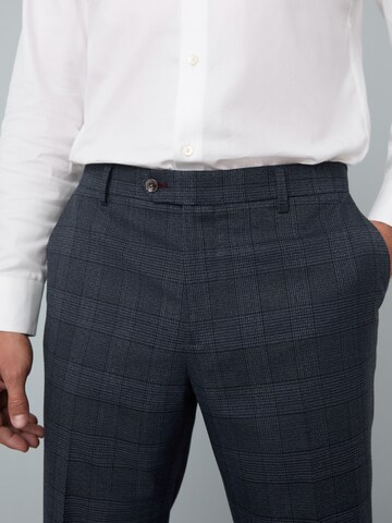 regular Pantaloni con piega frontale di Next in blu