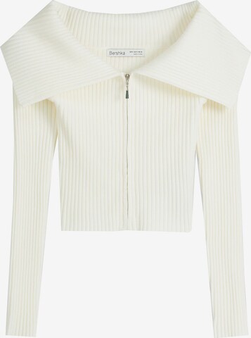 Bershka Knit Cardigan in White: front