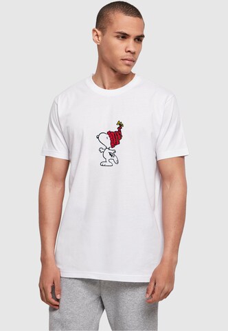 Merchcode Shirt 'Peanuts Snoopy With Knitted Hat' in Wit: voorkant