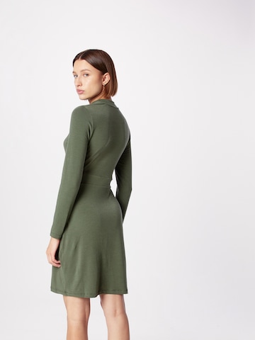 Robe 'Lisann' ABOUT YOU en vert