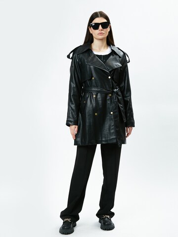 Influencer Between-seasons coat in Black