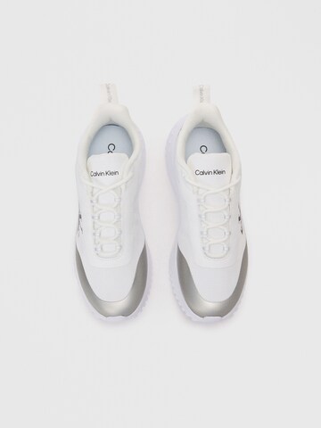Calvin Klein Madalad ketsid, värv valge