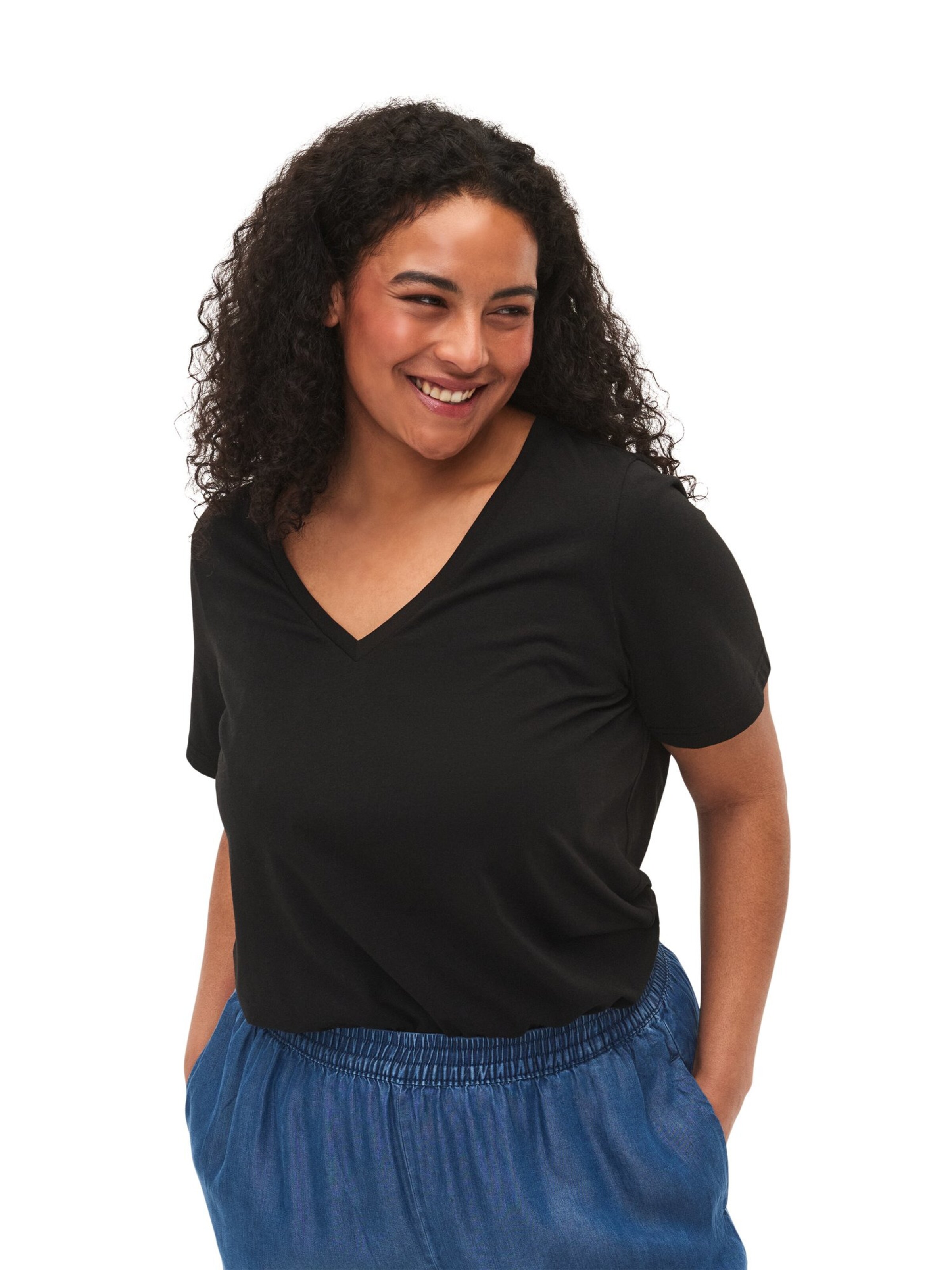 T-shirt 'Mkatja' Zizzi en noir : devant