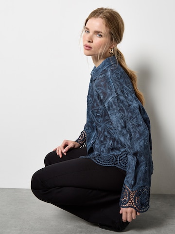 Chemisier Apricot en vert