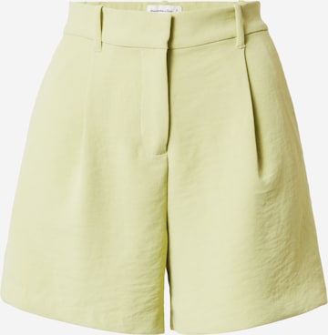 Abercrombie & Fitch Loose fit Pleat-front trousers in Green: front