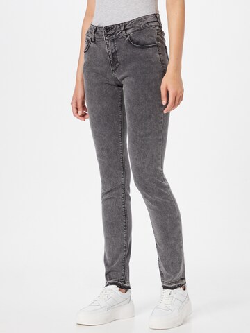 Slimfit Jeans 'CATIE' di QS in grigio: frontale