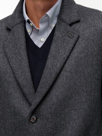TOMMY HILFIGER Between-seasons coat 'New York' in Grey