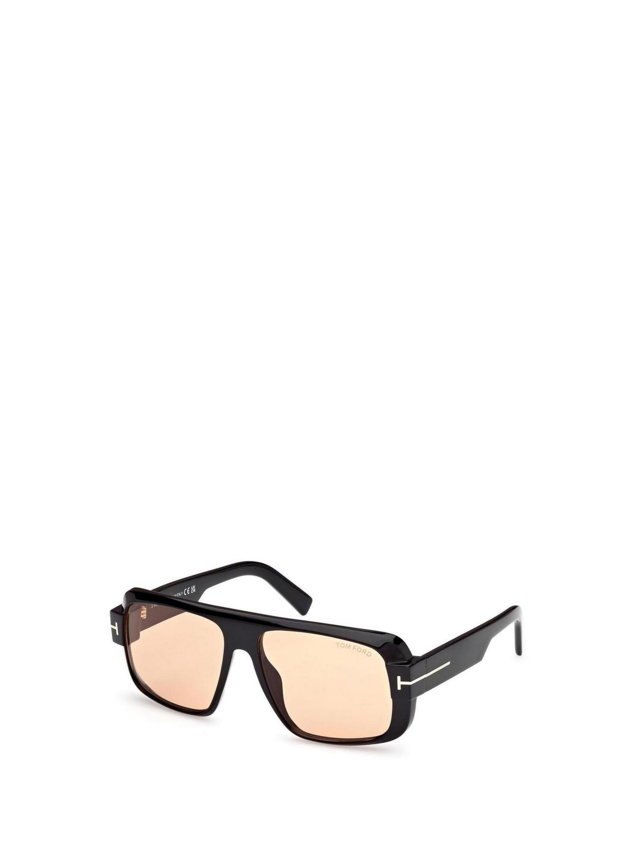 Tom Ford Zonnebril 'Navigator FT1101 01E' in Zwart: voorkant