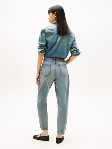 mėlyna Tommy Jeans Laisvas Džinsai 'MOM'