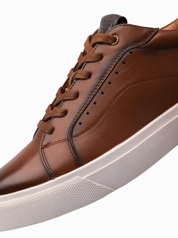 Ombre Sneaker in Braun