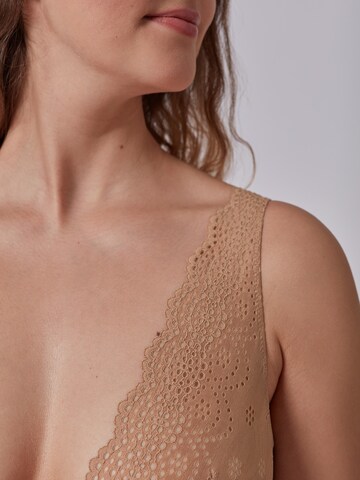 Skiny Triangle Bra in Beige