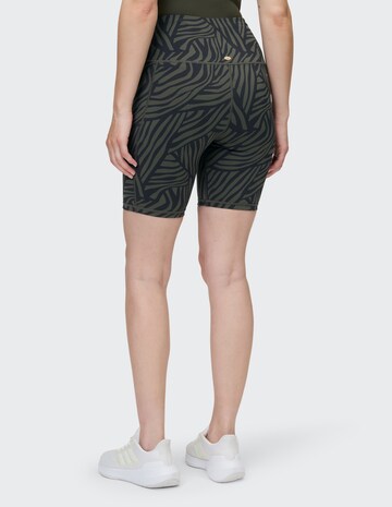 VENICE BEACH Skinny Sportshorts in Grün