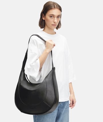 Liebeskind Berlin Shoulder Bag in Black: front