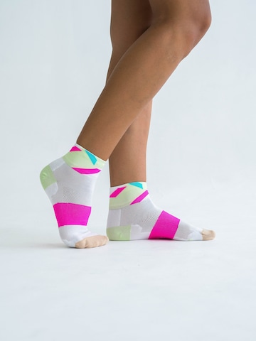 INCYLENCE Athletic Socks 'STRIKES SHORT' in Pink